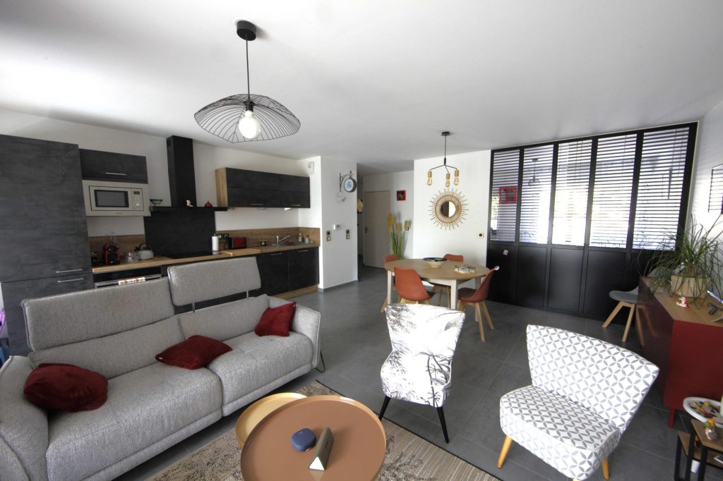 Appartement T4 récent avec garage