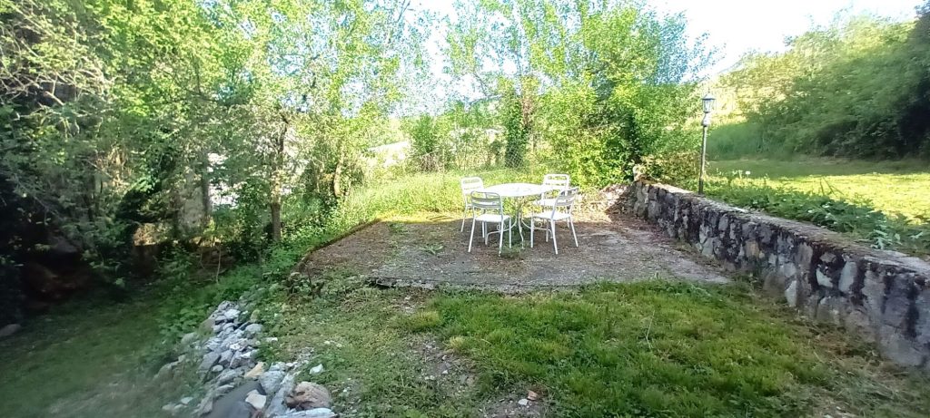 Maison de village T3 et dépendances