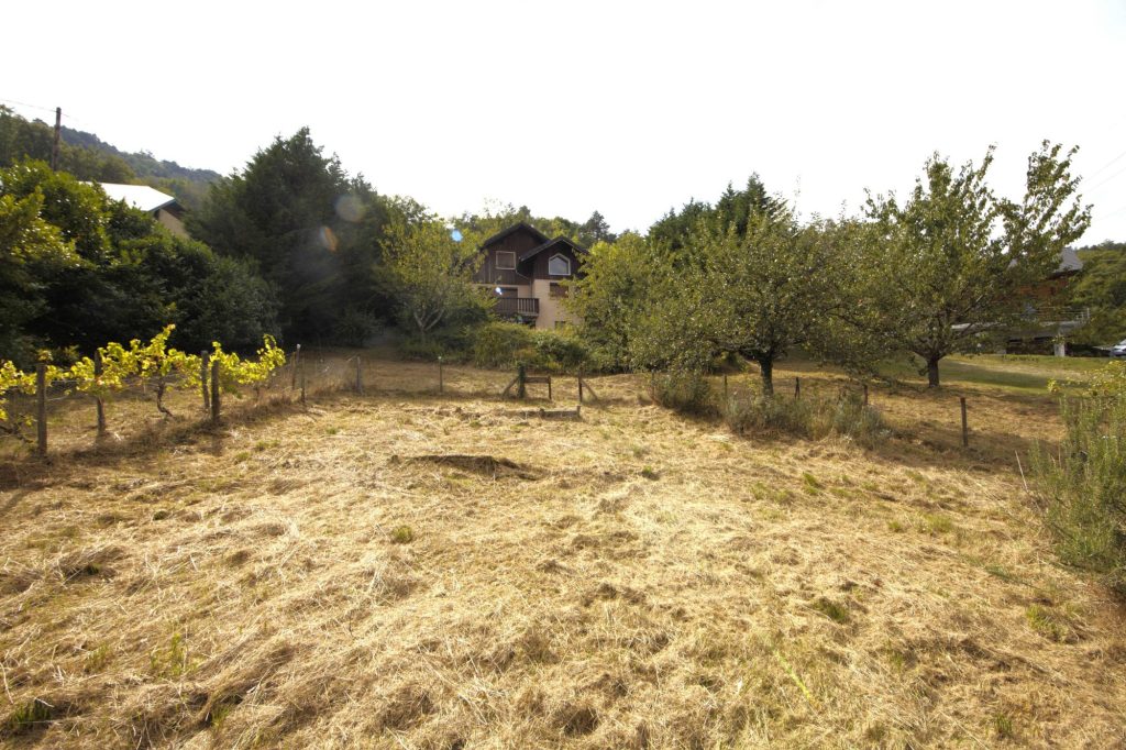 Maison sur grand terrain constructible